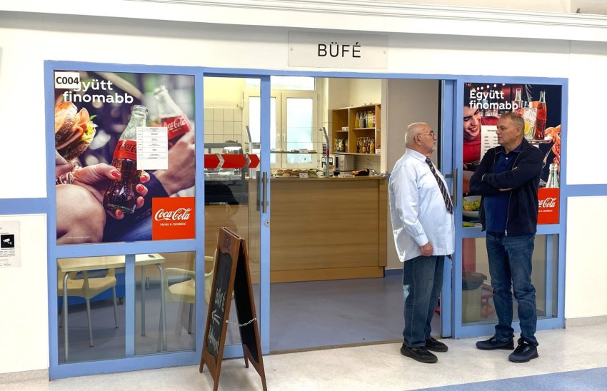 Újra nyitva a büfé